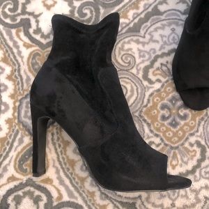 Forever 21, women’s peep toe bootie, black, size 9